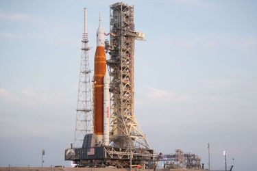 Le grand jour approche pour la Nasa: la nouvelle fusée géante américaine SLS<br />
 est arrivée mercredi matin sur son aire de lancement, à Cap Canaveral en Floride, avant son décollage vers la Lune prévu dans douze jours.