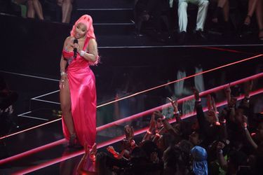 Nicki Minaj, présentatrice de l'événement, fait le show aux Video Music Awards à Newark, le 28 août 2022.