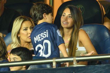 Antonella Roccuzzo, l'épouse de Lionel Messi, le 28 août 2022 au Parc des Princes.