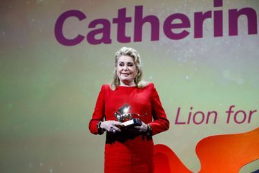 Catherine Deneuve a été récompensée d'un Lion d'or d'honneur pour l'ensemble de sa carrière.