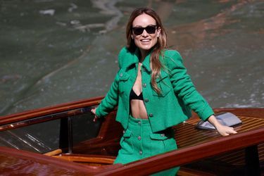 L'arrivée en bateau-taxi d'Olivia Wilde, réalisatrice de «Don't Worry Darling» présenté hors compétition à la Mostra de Venise.