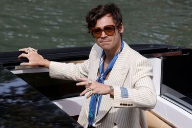 L'arrivée en bateau-taxi de Harry Styles, acteur principal de «Don't Worry Darling» présenté hors compétition à la Mostra de Venise.