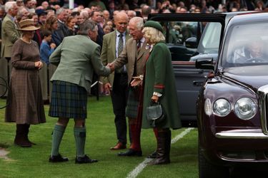 Le prince Charles et Camilla Parker Bowles à leur arrivée au Highland Braemar Gathering, le 3 septembre 2022