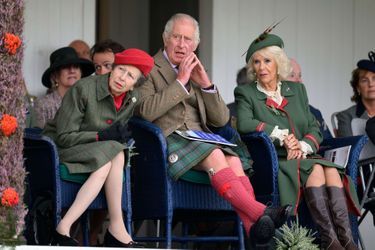 La princesse Anne avec le prince Charles et sa femme Camilla Parker Bowles au Highland Braemar Gathering, le 3 septembre 2022