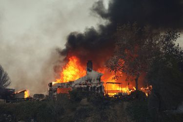 Dans les flammes du Fairview Fire, en Californie.