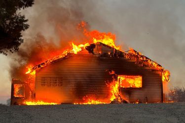 Le Fairview Fire s’est déclaré en Californie, près de la ville d’Hemet.