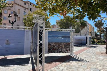 «L’Appel de la mer», une exposition photo Paris Match avec la ville d’Ajaccio, visite gratuite en plein air, place Foch, du 3 septembre au 29 octobre 2022.<br />
