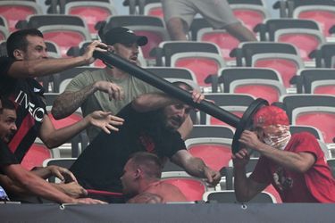 Des supporters du FC Cologne et de Nice se sont battus avant le coup d'envoi.