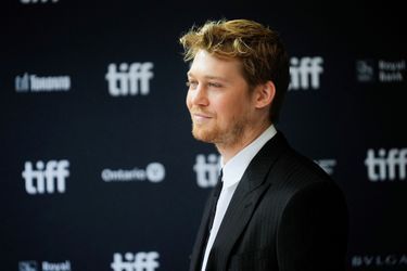 A l’affiche de «Catherine Called Birdy», Joe Alwyn arrive au Festival International du Film de Toronto, le 11 septembre 2022. 