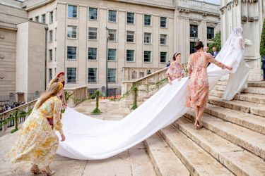 La robe de mariée Vivienne Westwood de la princesse Maria Laura de Belgique était dotée d'une traîne de 4 m. de long, à Bruxelles le 10 septembre 2022 j