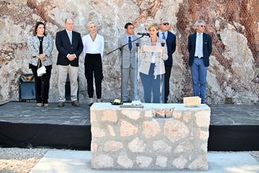 La princesse Charlène et le prince Albert II de Monaco lors de la pose de la première pierre du nouveau refuge de la SPA à Peille dans les Alpes-Maritimes, le 12 septembre 2022