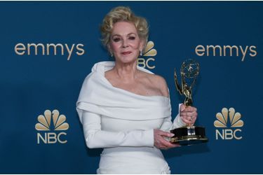 Jean Smart s’illustre dans la catégorie meilleure actrice dans une comédie avec «Hacks», aux Emmy Awards, à Los Angeles, le 12 septembre 2022. 