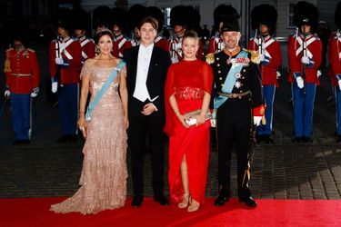 La princesse Mary et le prince héritier Frederik de Danemark avec leurs aînés la princesse Isabella et le prince Christian, à Copenhague le 10 septembre 2022