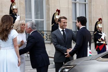 Brigitte et Emmanuel Macron entourés du roi Abdallah II et de la reine Rania de Jordanie.