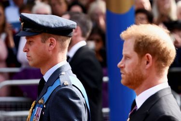 Les deux frères suivent le cercueil de leur grand-mère, la reine Elizabeth II, le 14 septembre 2022.