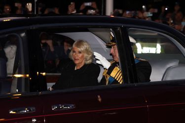 Charles et Camilla arrivent à Westminster Hall. pour la Veillée des Princes.