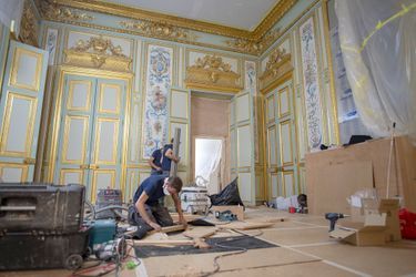 Les travaux de rénovation du Salon vert de l'Elysée se sont déroulés du 29 juillet au 22 août. 