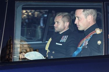 Le prince William et Peter Philips arrivent à la veillée des petits-enfants de la reine, le samedi 17 septembre.