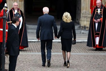Joe et Jill Biden à leur arrivée à l'abbaye de Westminster.