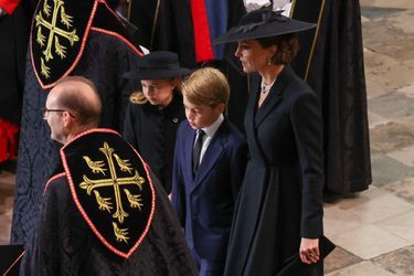 La princesse de Galles, George et Charlotte arrivent à l'Abbaye de Westminster, le 19 septembre 2022. 