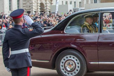 Le roi Charles III et le prince William sont arrivés dans la même voiture aux funérailles de la reine Elizabeth II.