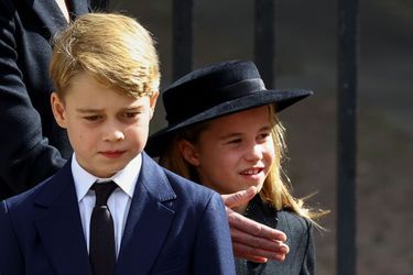 Charlotte et George aux funérailles de la reine Elizabeth II.