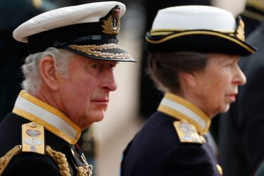Charles III est devenu roi au moment du décès de sa mère, la reine Elizabeth II.