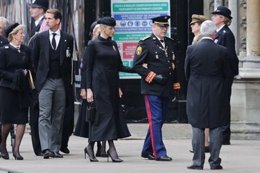 La princesse Charlène et le prince Albert II de Monaco suivis par la famille royale de Grèce à Londres, le 19 septembre 2022
