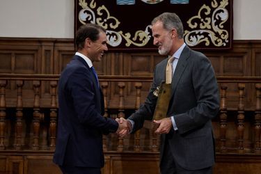 Le roi Felipe VI d'Espagne a remis le prix Camino Real à Rafael Nadal, le 20 septembre 2022.