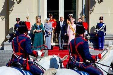 La princesse héritière Catharina-Amalia, la reine Maxima, le roi Willem-Alexander des Pays-Bas, la princesse Laurentien et le prince Constantijn à La Haye le 20 septembre 2022, jour du Prinsjesdag