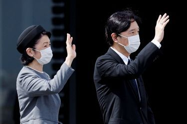 La princesse Kiko et du prince héritier Fumihito d'Akishino souhaitent bon voyage à l'impératrice Masako et à l'empereur Naruhito du Japon, à l'aéroport de Haneda à Tokyo, le 17 septembre 2022