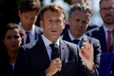 Emmanuel Macron, jeudi lors d'un déplacement à Saint-Nazaire. 