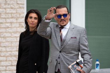 Johnny Depp et son avocate Joelle Rich au tribunal de Fairfax en Virginie, en mai 2022. 