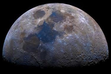 2ème de la catégorie "Jeune photographe" : Peter Szabo. Cette image de la Lune a été créée grâce à 34 clichés. Le travail d'édition est superbe.