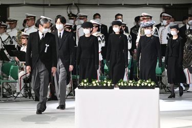 Le prince héritier japonais Akishino accompagné de la princesse héritière Kiko et d'autres membres de la famille royale arrivent à la salle Budokan pour assister aux funérailles nationales de l'ancien Premier ministre japonais Shinzo Abe.