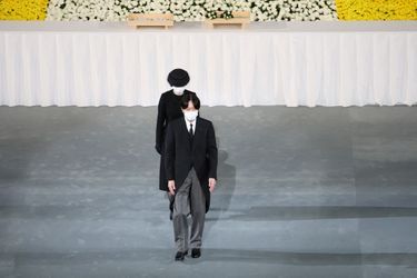 Le prince héritier Fumihito d'Akishino et la princesse Kiko du Japon aux funérailles nationales de Shinzo Abe à Tokyo, le 27 septembre 2022