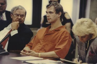Le tueur en série Jeffrey Dahmer en 1991 lors de son procès.
