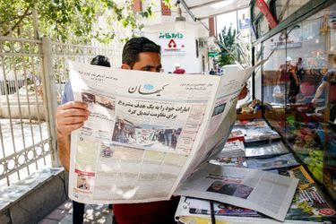 Le journal ultra-conservateur Kayhan est l'un des plus anciens du pays. Il est indirectement sous le contrôle du cabinet du guide suprême, 