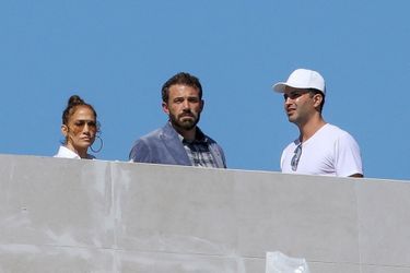 Jennifer Lopez et Ben Affleck visitent le chantier d'une villa de Bel Air, à Los Angeles, le 1er octobre 2022.