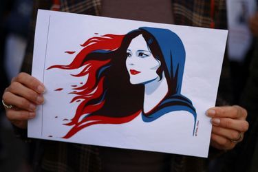 Photo prise lors de la manifestation de soutien au peuple iranien à Berlin le 2 octobre 2022.