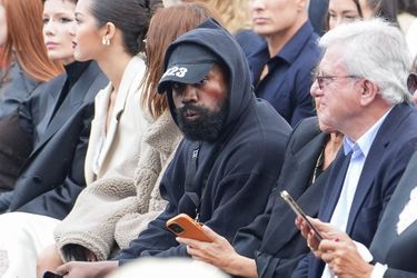 Kanye West était bien sûr au premier rang du défilé Givenchy, le 2 octobre 2022, à Paris.