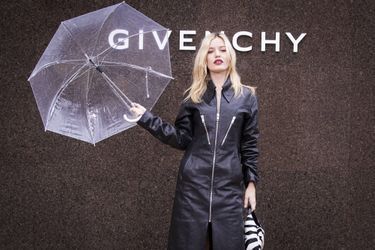 Geogia May Jagger lors du défilé Givenchy, le 2 octobre 2022, à Paris.