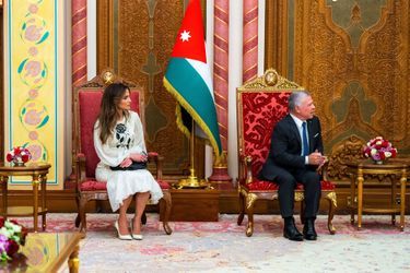 La reine Rania avec le roi Abdallah II de Jordanie à Mascate, le 4 octobre 2022