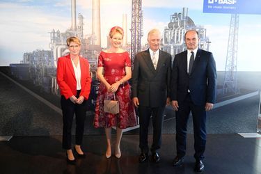 La reine Mathilde et le roi des Belges Philippe visitent le siège de l’entreprise chimique BASF à Ludwigshafen, le 5 octobre 2022
