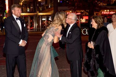La reine Maxima et le roi Willem-Alexander des Pays-Bas avec la reine Silvia et le roi Carl XVI Gustaf de Suède à Stockholm, le 12 octobre 2022