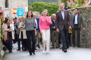 La princesse des Asturies Leonor, la reine Letizia et le roi Felipe VI d'Espagne à Cadavéu, le 29 octobre 2022