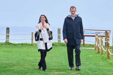 La reine Letizia et le roi Felipe VI d'Espagne ont terminé seuls la visite de Cadavéu, le 29 octobre 2022