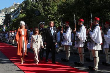 La reine Maxima et le roi Willem-Alexander des Pays-Bas avec la présidente grecque à Athènes, le 31 octobre 2022