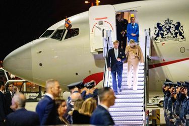 La reine Maxima et le roi Willem-Alexander des Pays-Bas à leur arrivée à Athènes, le 30 octobre 2022