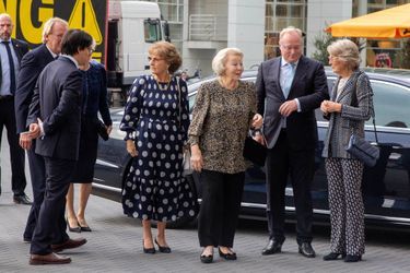 L'ex-reine Beatrix des Pays-Bas avec ses sœurs et deux de ses neveux à La Haye, le 30 octobre 2022